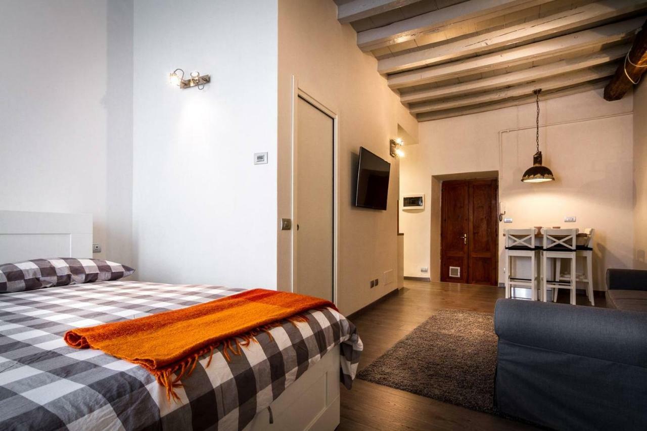 Joivy Chic Studio In Como Centre Leilighet Eksteriør bilde